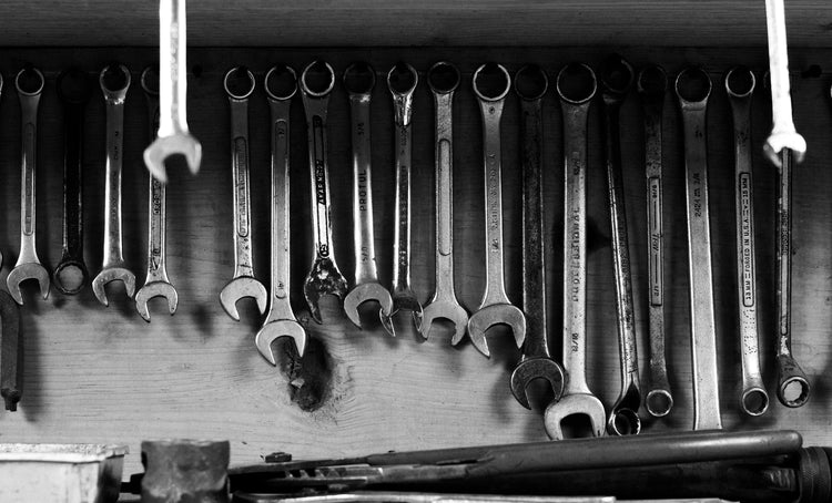TOOLS & HARDWARE